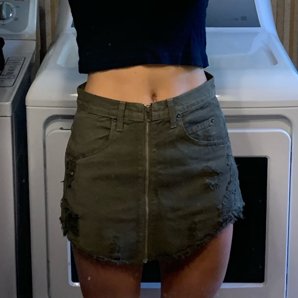 NWOT Army Green Distressed Skirt 27